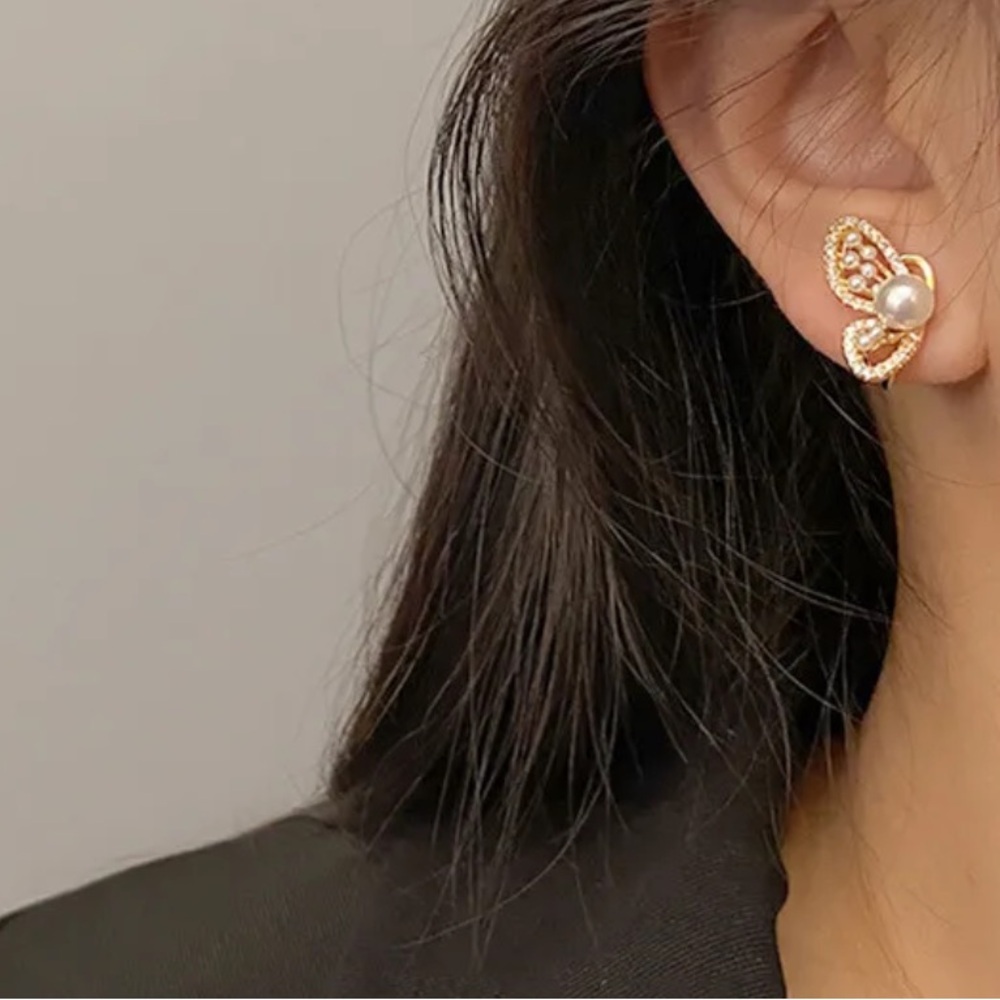 Pearl Gold Butterfly Earrings Studs